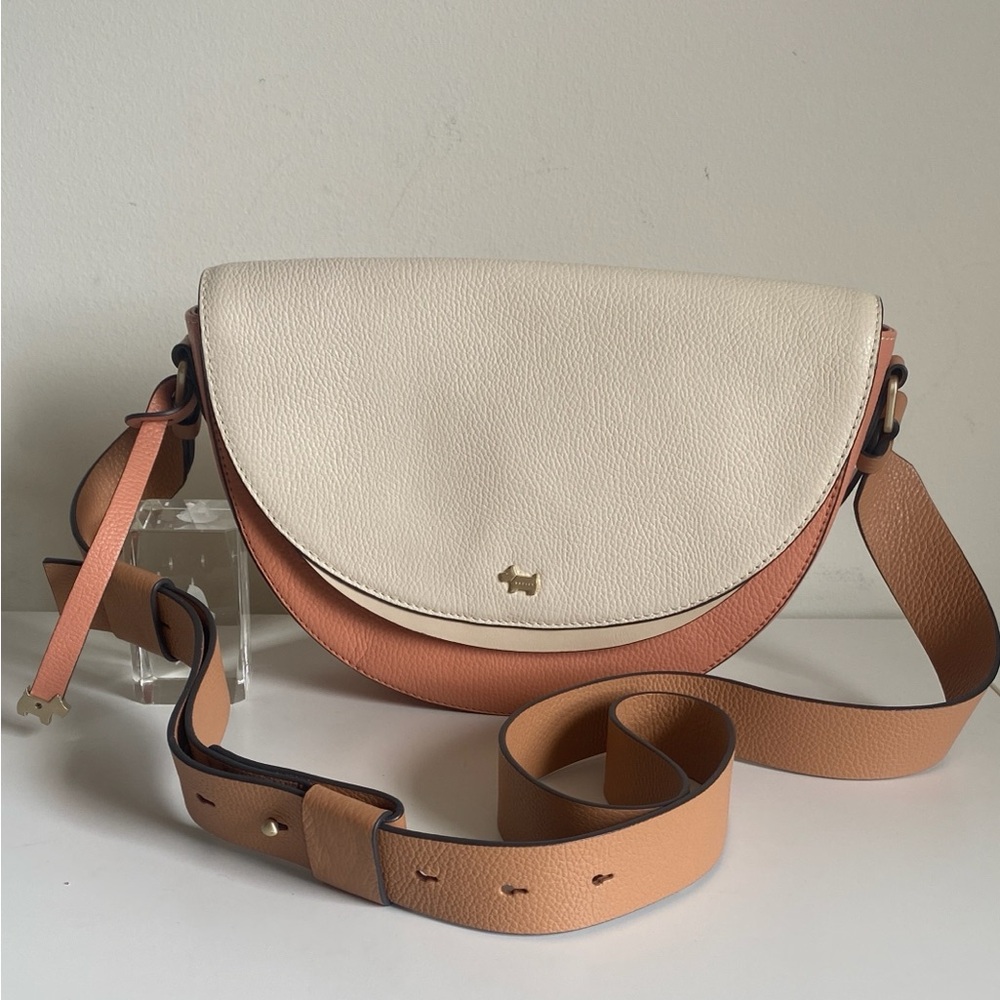 RADLEY LONDON Leather Crescent Crossbody Bag Color Block Bag Charm w/ Logo Chic